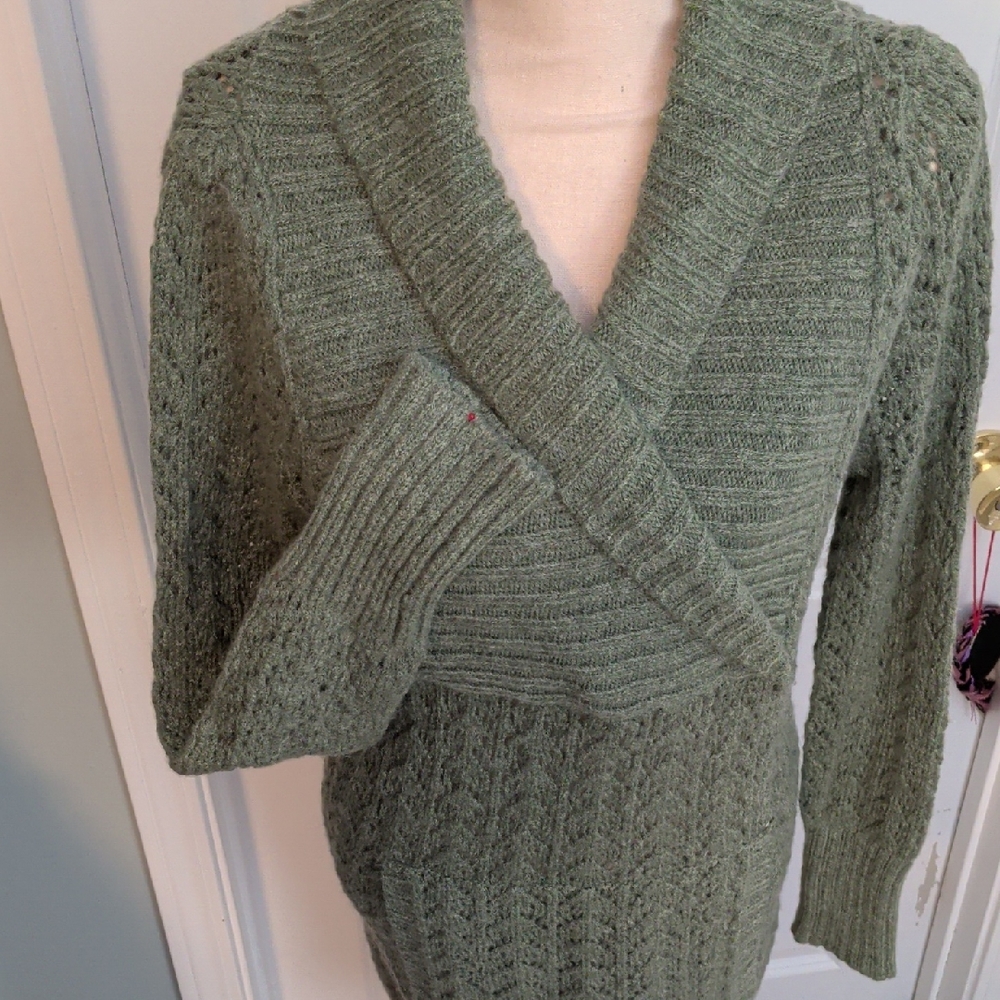 Chic Sage V-Neck Sweater
